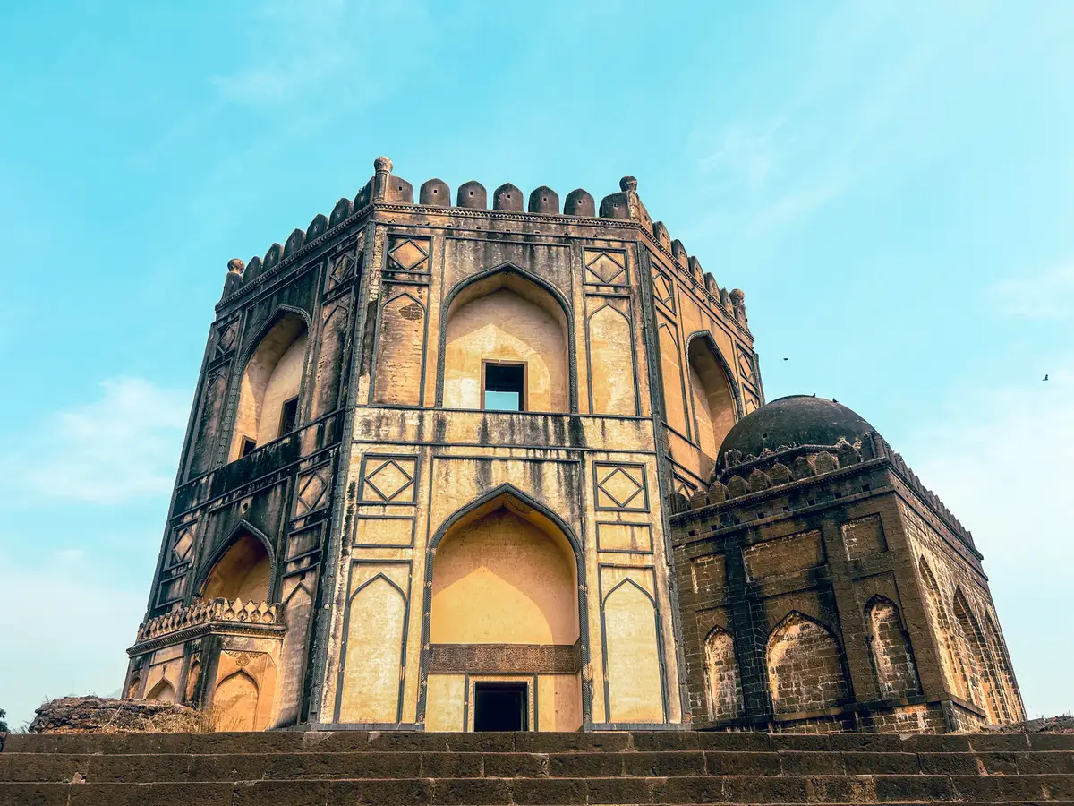Chukhandi - is the tomb of Khalil-Ullah